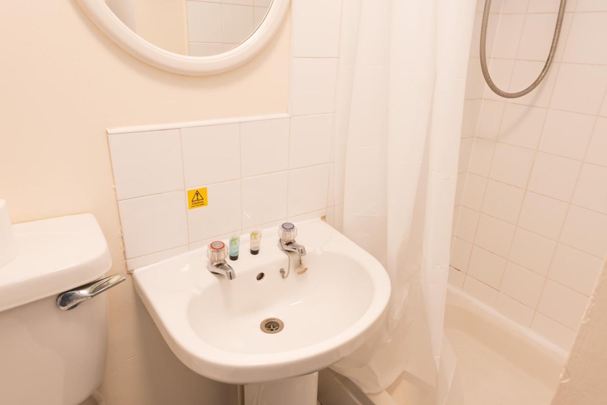 Superior En-Suite Apartment 6 พลีมัธ ภายนอก รูปภาพ